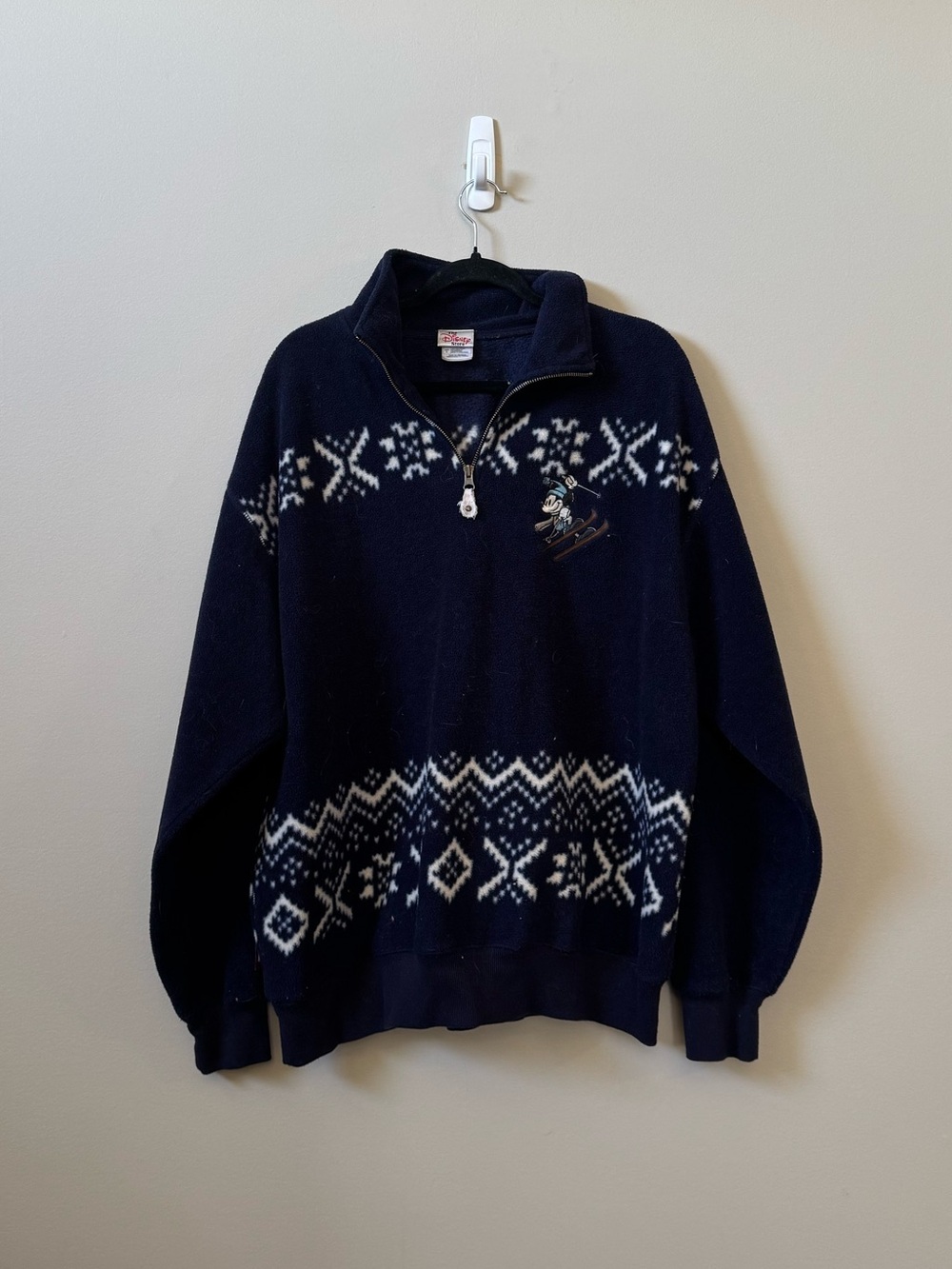 The Disney Store Vintage navy fleece Mickey Mouse Ski Lodge pullover sweater 💜